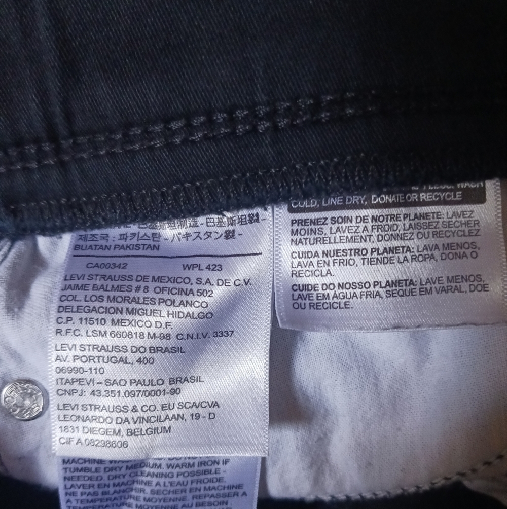 Levi's - Picture 6 of 6